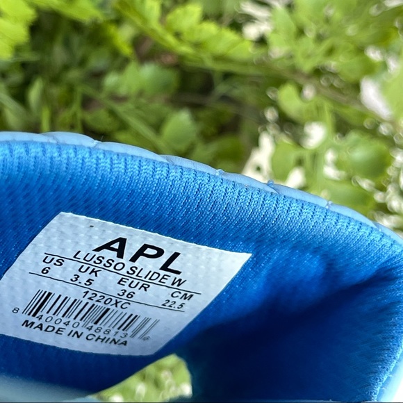 APL Lusso Quilted Slide Coastal blue  Sandals womens 6 - Picture 11 of 13